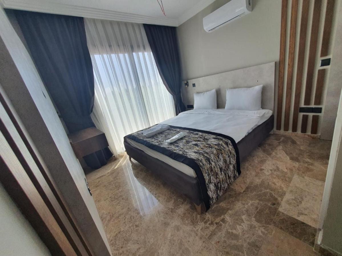 Luxury Hotel Room W Pool Near Beach In Kyrenia Кирения Стая снимка